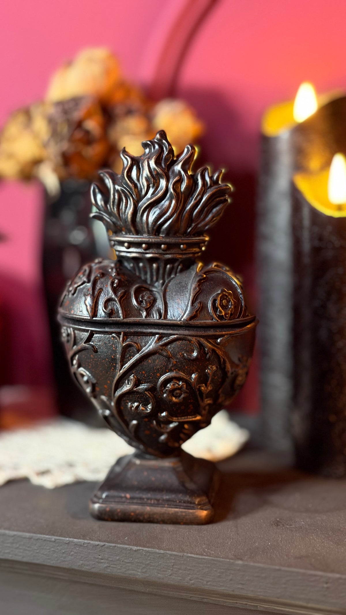 Große antike schwarze geprägte Schmuckdose Sacred Heart