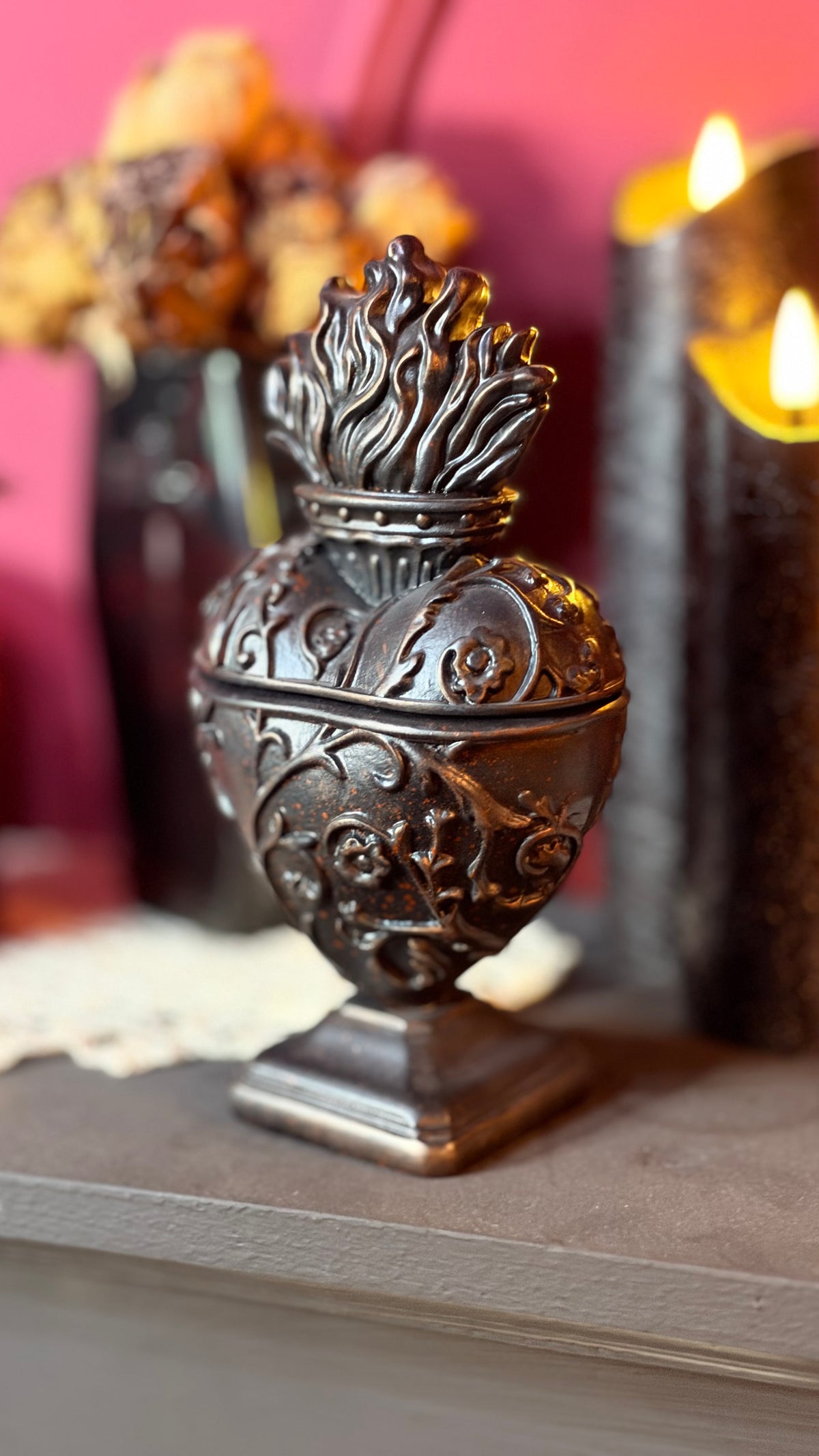 Große antike schwarze geprägte Schmuckdose Sacred Heart