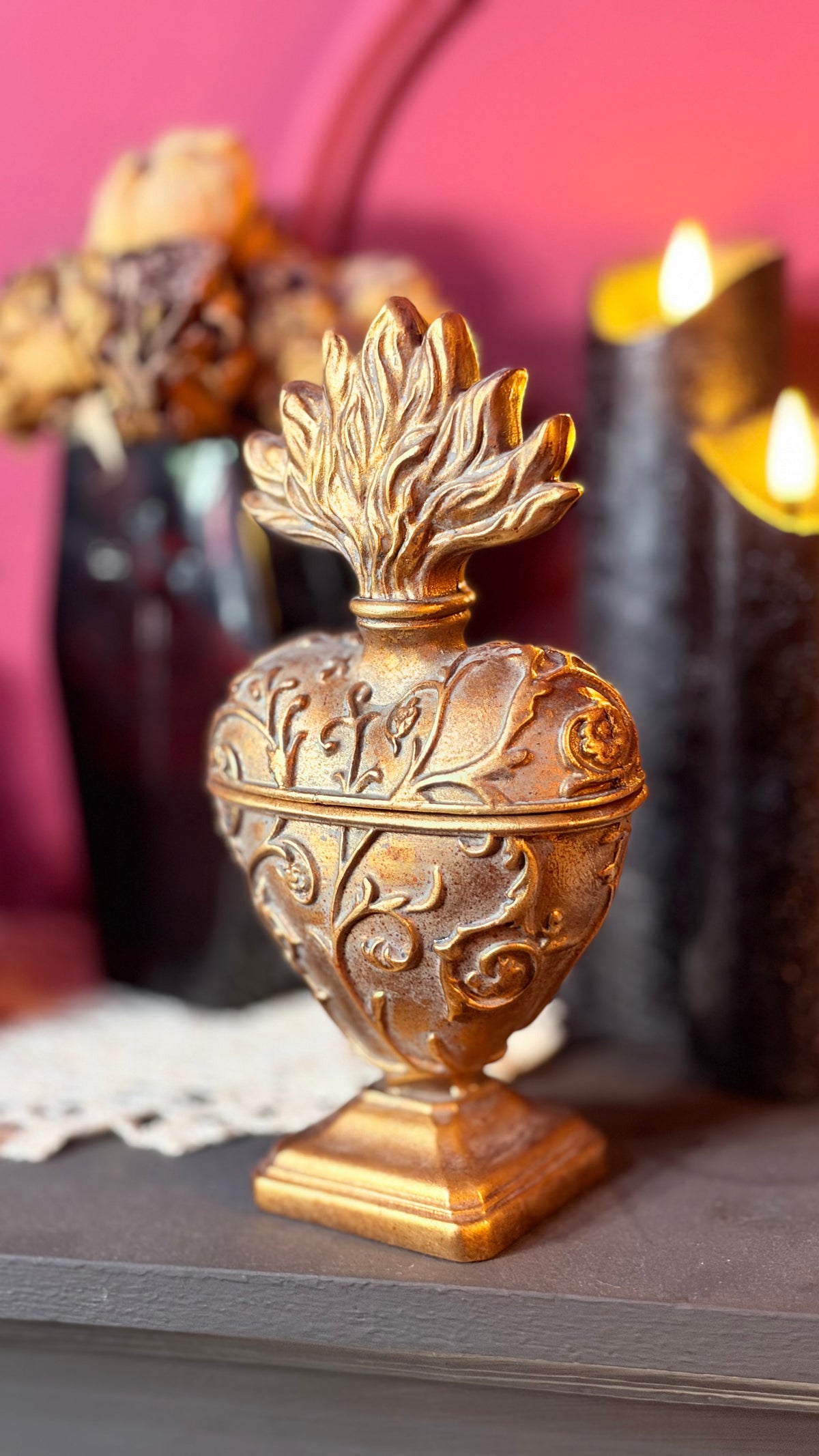 Große goldene Sacred Heart Schmuckdose
