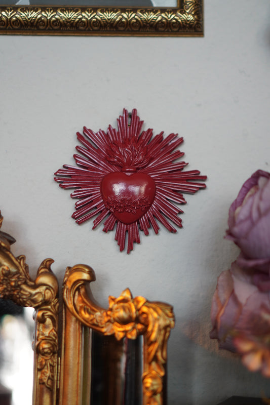 Sacred Heart Wandornament rot 14,5 x 13,5
