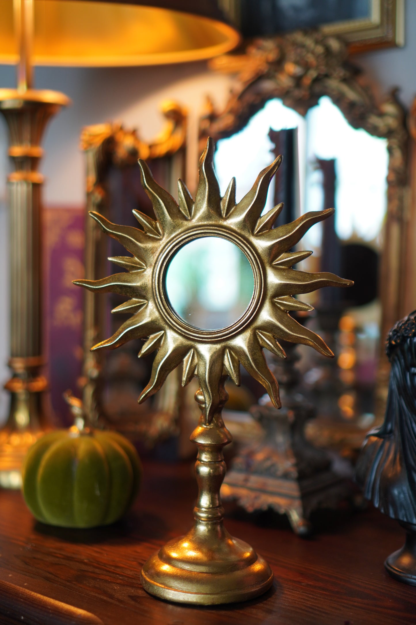 Sonnenförmiger Standspiegel  17 x 26,6