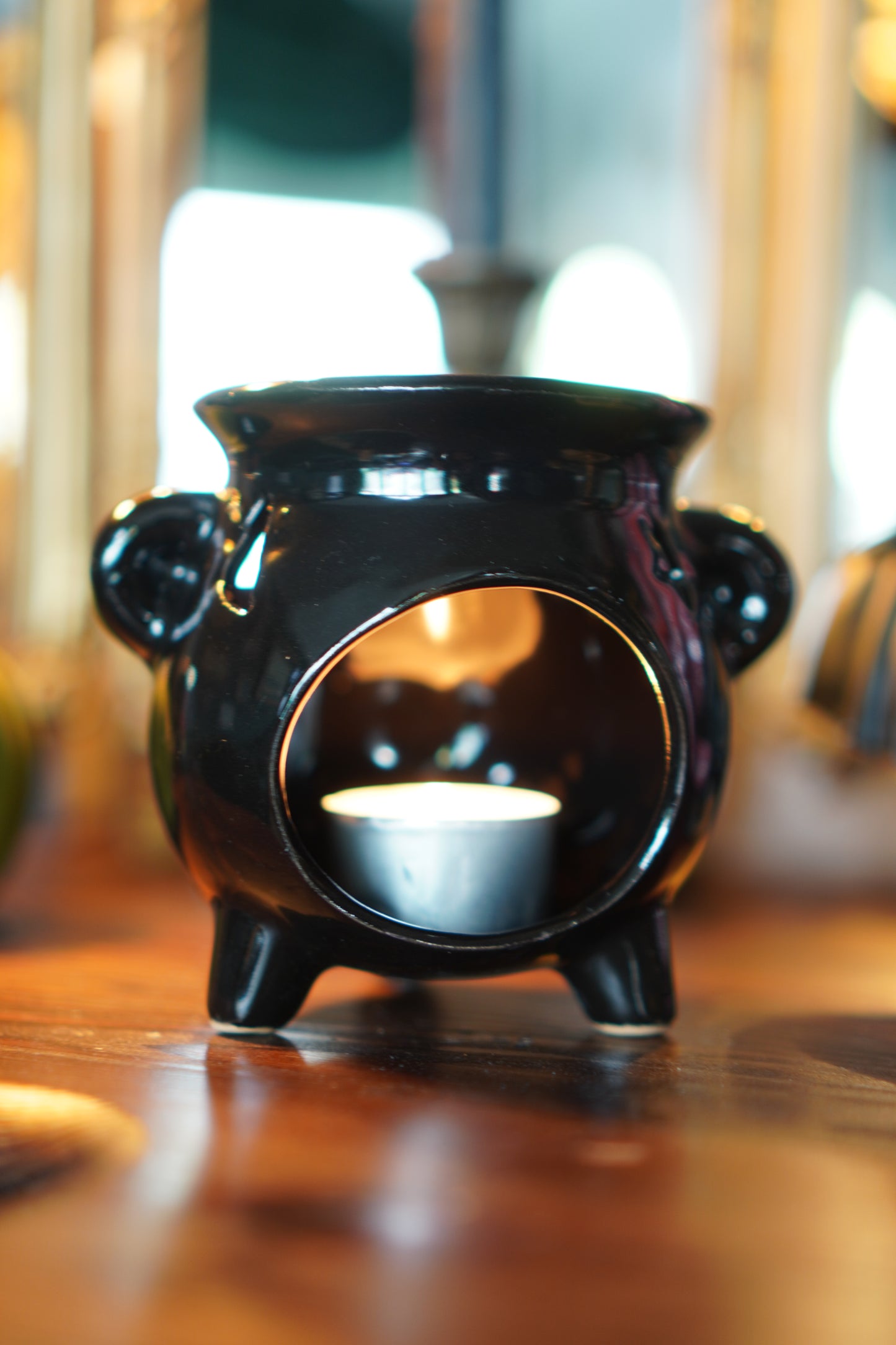 Eden großer schwarzer Kessel Ölbrenner