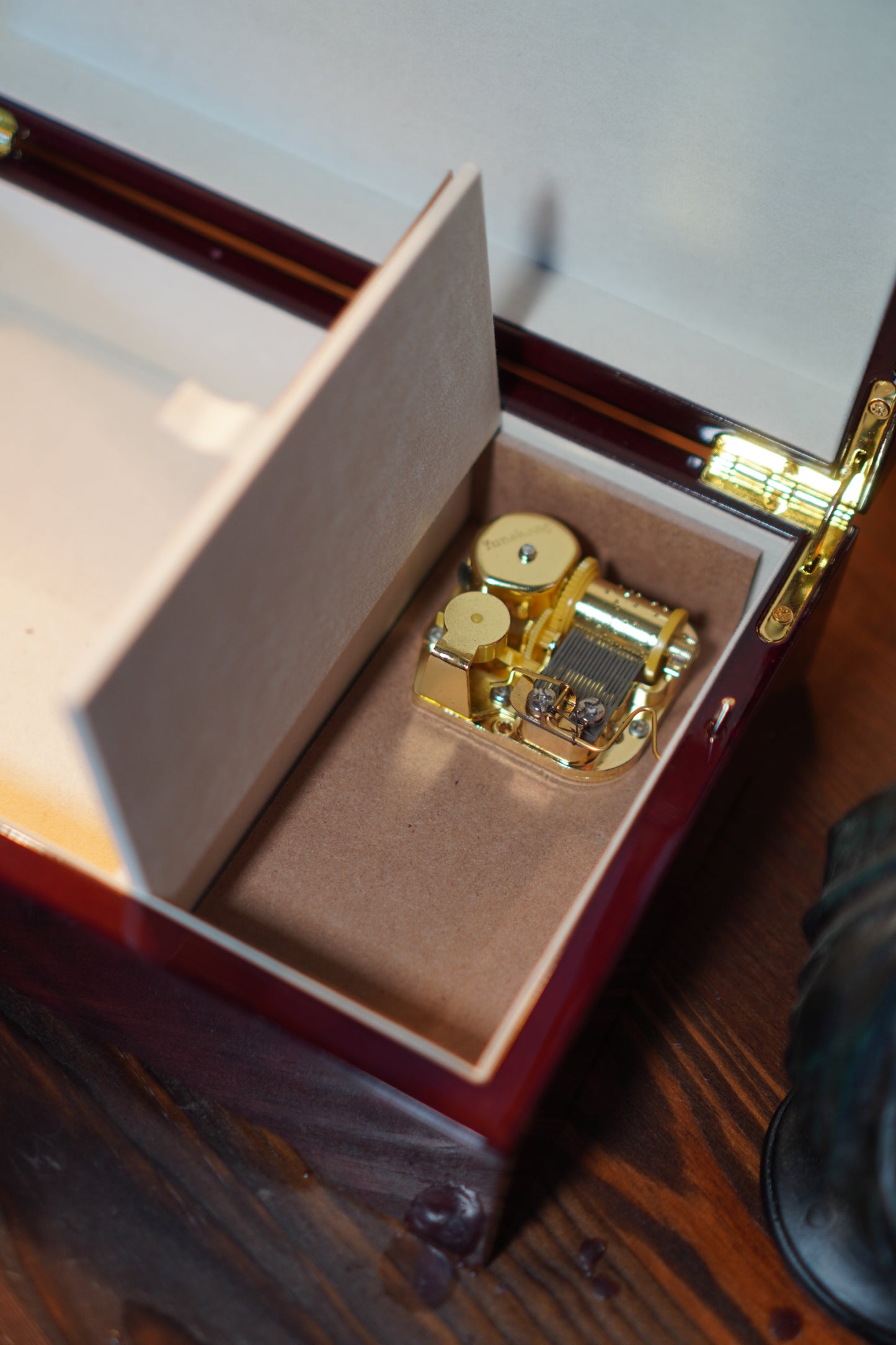 Schmuckschatulle mit Spieluhr