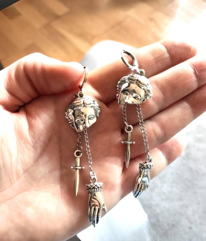 Ohrringe mit römischem Gesicht